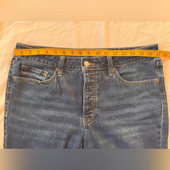 Classic Women’s Old Navy High Rise Straight Leg Blue Denim Jeans Size 12 - Picture 5 of 6